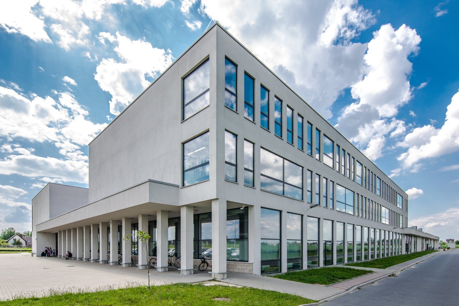 Szkoła i przedszkole, Jaroszowice